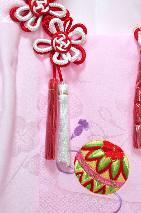 お宮参りの着物の店「京の初着屋」 / 被布コート 薄ピンク地色に刺繍
